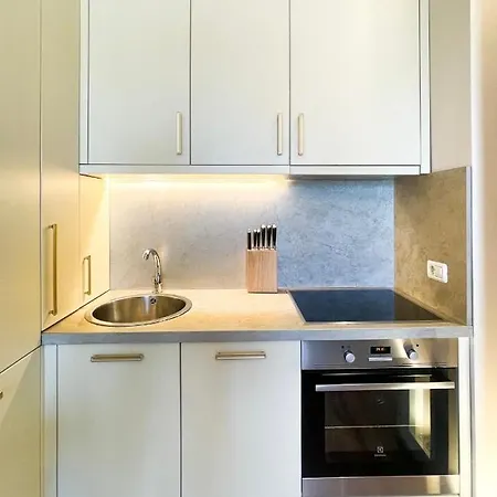 Apartament Skyline Sunset & Towers View - Modern 1br Tirana