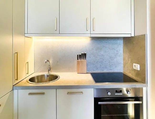 Apartament Skyline Sunset & Towers View - Modern 1br Tirana