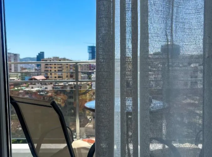 Διαμέρισμα Skyline Sunset & Towers View - Modern 1br Τίρανα