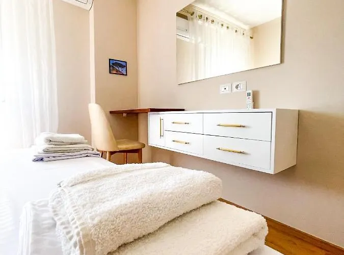 Skyline Sunset & Towers View - Modern 1br * Τίρανα